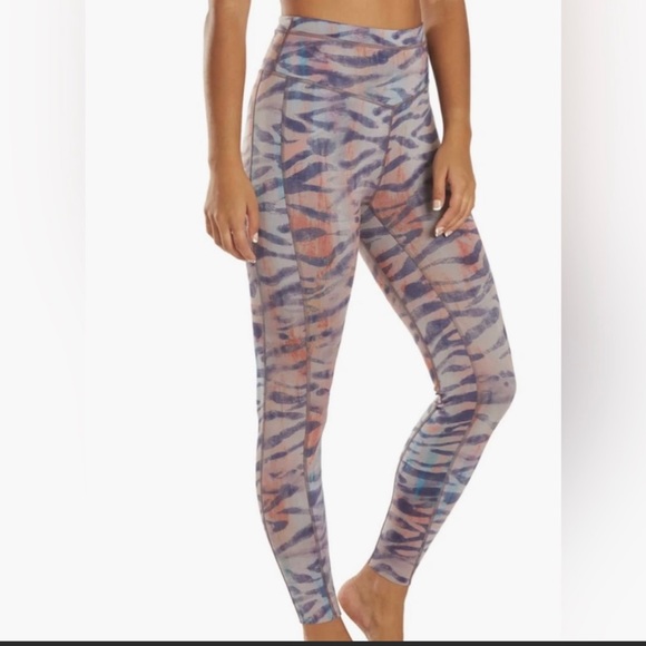 Free People Movement Beat the Heat Reversible Leggings - Picture 2 of 4